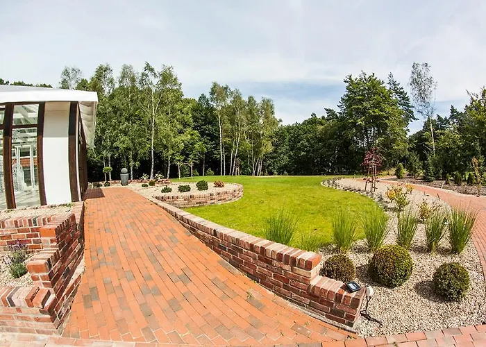 Dworek Bukowy Park 3*